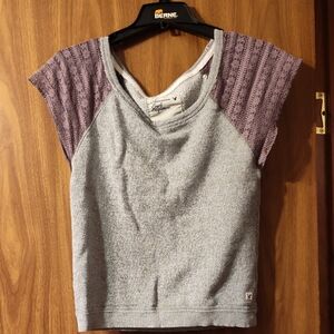 American Eagle Outfitters Gray and Purple Short Sleeve Tee